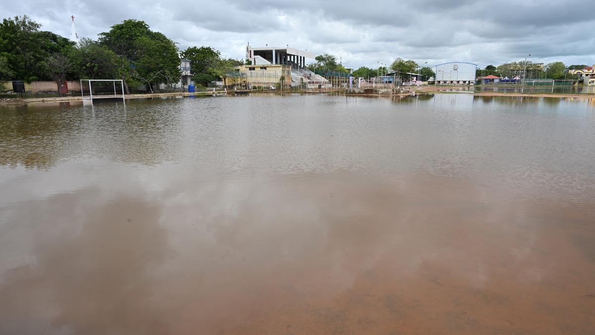Rain continues across southern districts; reservoir levels surge