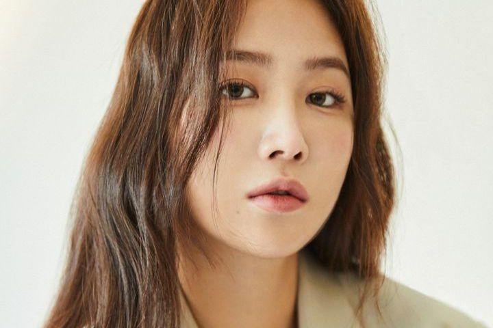 Soyou reveals racial discrimination on flight, endured 15 hours without food - The Korea Times