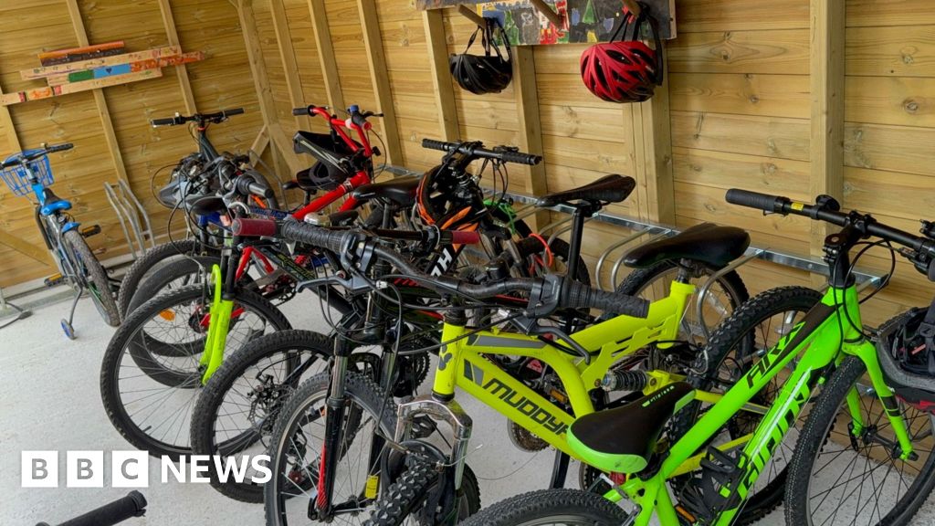 More children in St Ives cycle to school after new bike shed