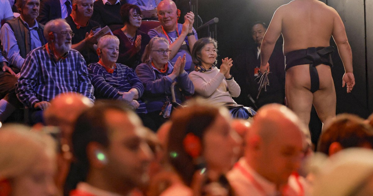 Sumo: Wrestlers won over by well-behaved crowds at Royal Albert Hall