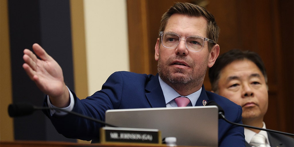 Swalwell mocked for demanding 2028 Democrats pledge to demolish Trump's ballroom