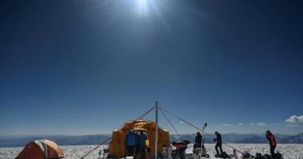 Scientists probe Tajik glacier for clues to climate resistance