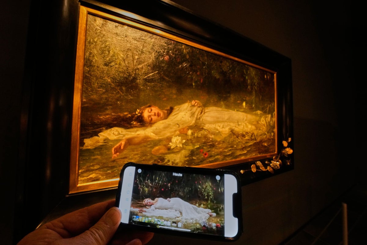 Museum makes appeal to Taylor Swift after fans flock to see 'Ophelia' painting