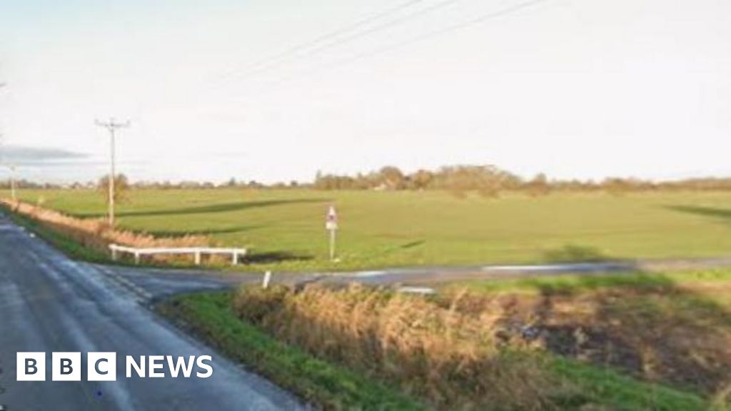 Boy, 17, dies following crash near Wainfleet St Mary