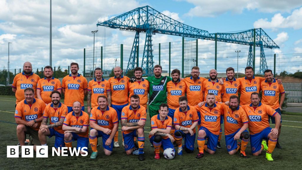 Teesside Erimus FC celebrate winning streak