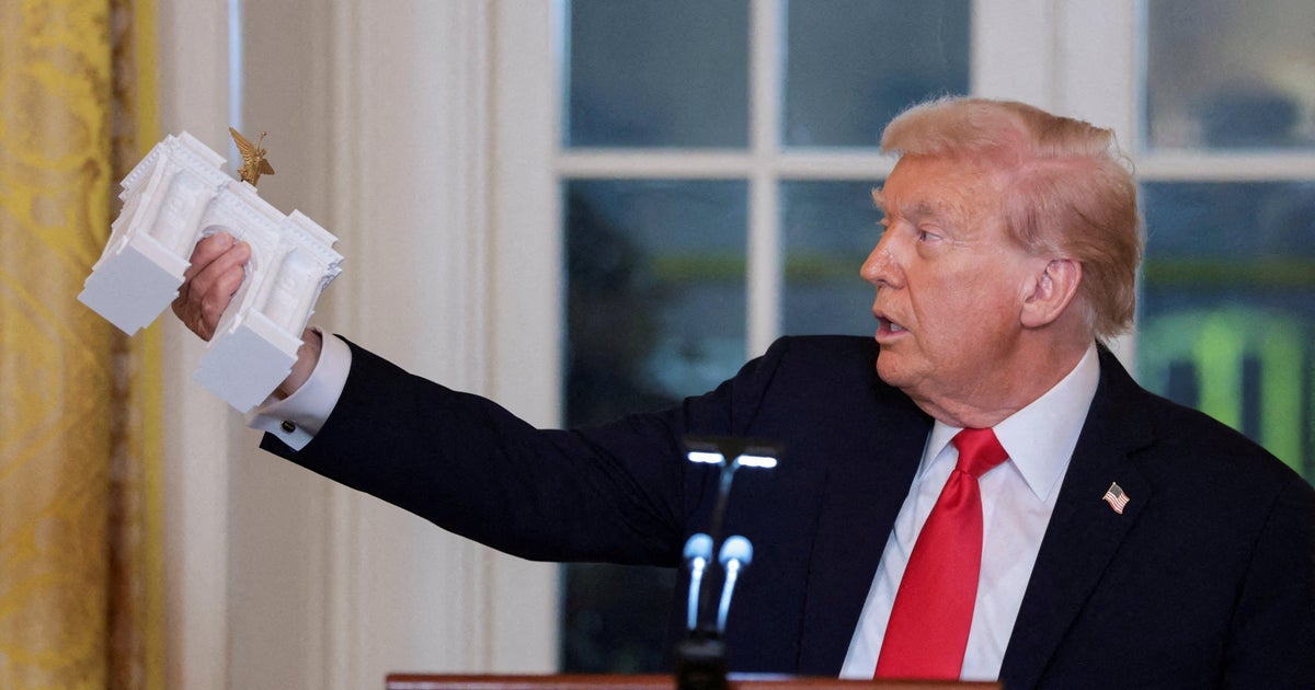 Arc de Trump? President shows off model of Independence Arch, says "it's going to be really beautiful"
