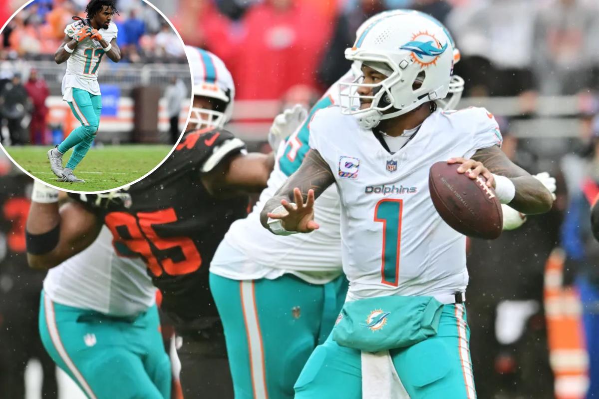 Dolphins' Tua Tagovailoa blames his height for lack of Jaylen Waddle...
