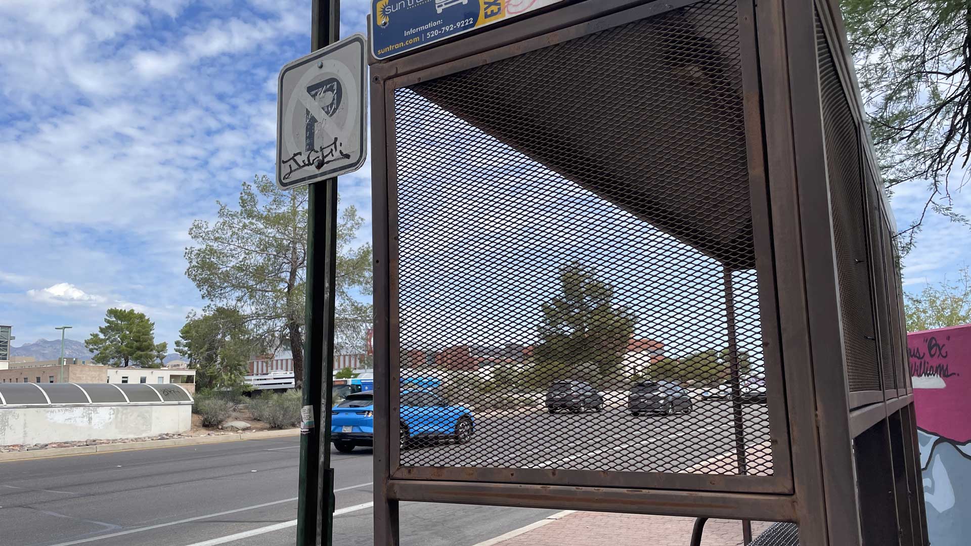 Bus stop lighting major issue for Tucson bus drivers, survey shows - AZPM