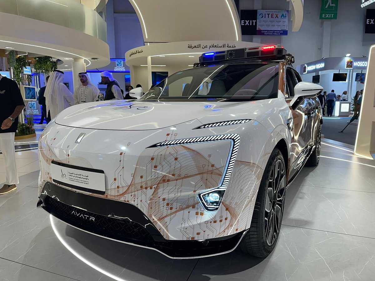 UAE unveils AI-powered car to identify visa and residency violators
