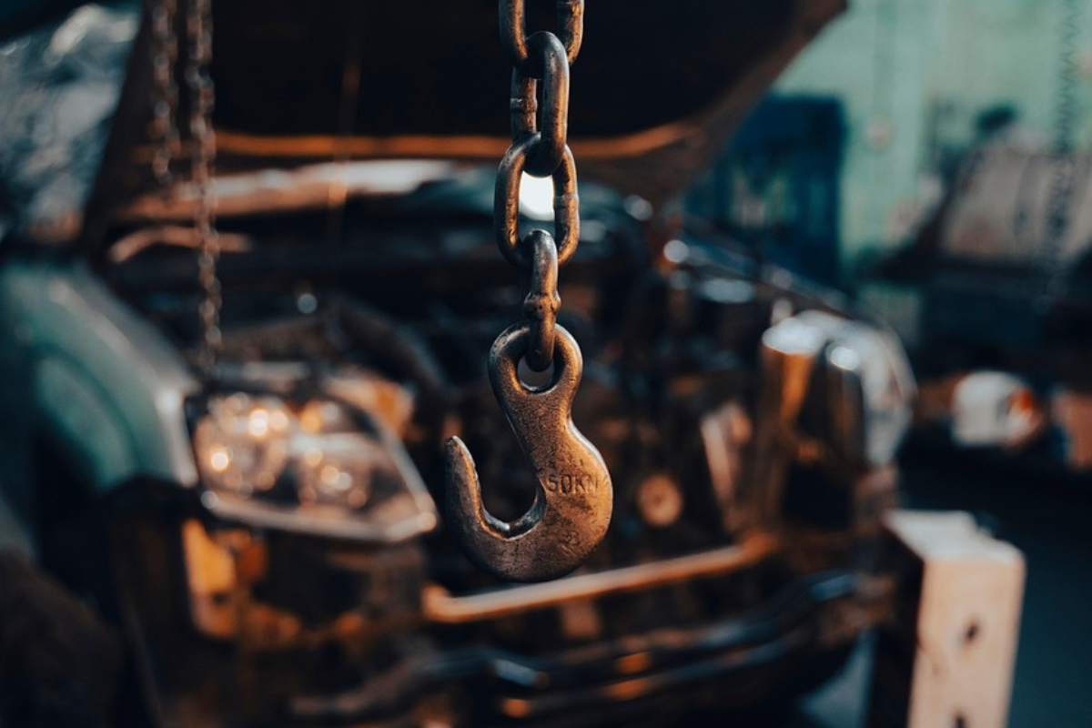 UK Car Service Bills Up 15% in 2025: Drivers Hit by Labour, Parts & EV Woes