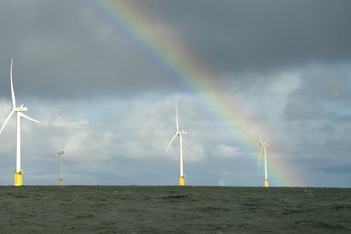 UK Government unveils plan to 'train up next generation of clean energy workers'