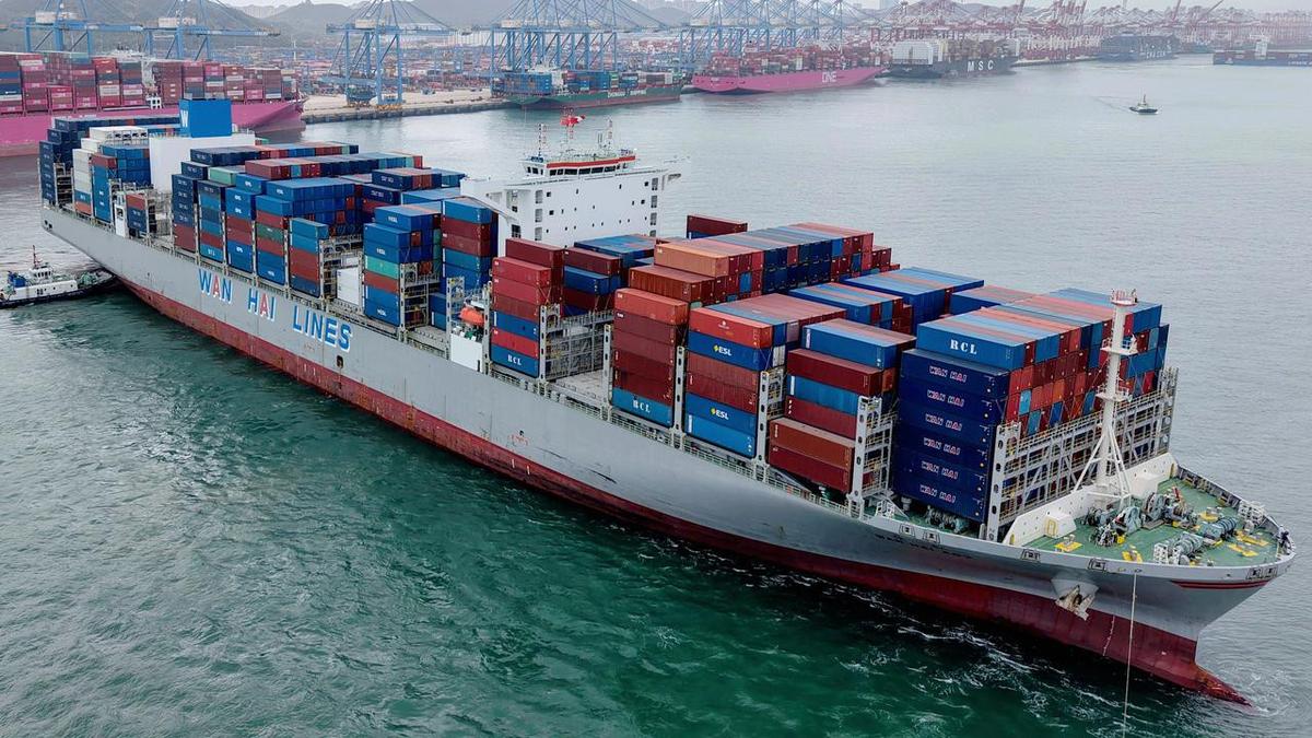 US, China to roll out tit-for-tat port fees