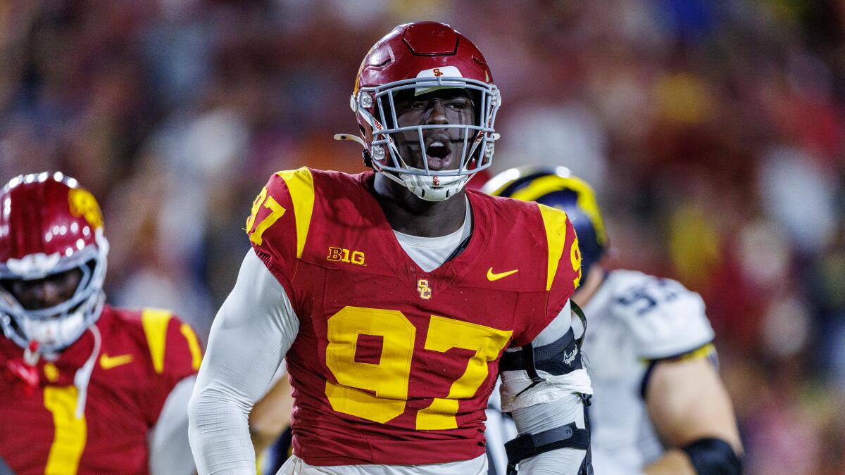 USC vs. Notre Dame live updates: Kickoff slated for 4:30 p.m. PDT despite rain