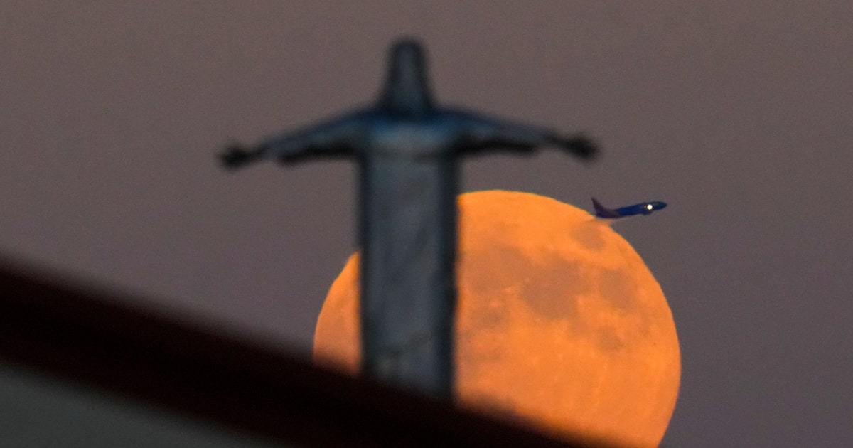 Is there an airline disruptor on board?