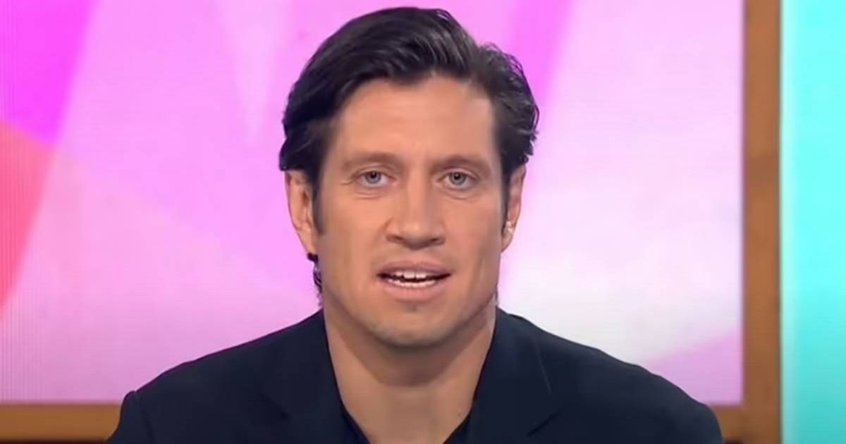 Vernon Kay receives 'tonne of grief' after huge blunder live on air - The Mirror