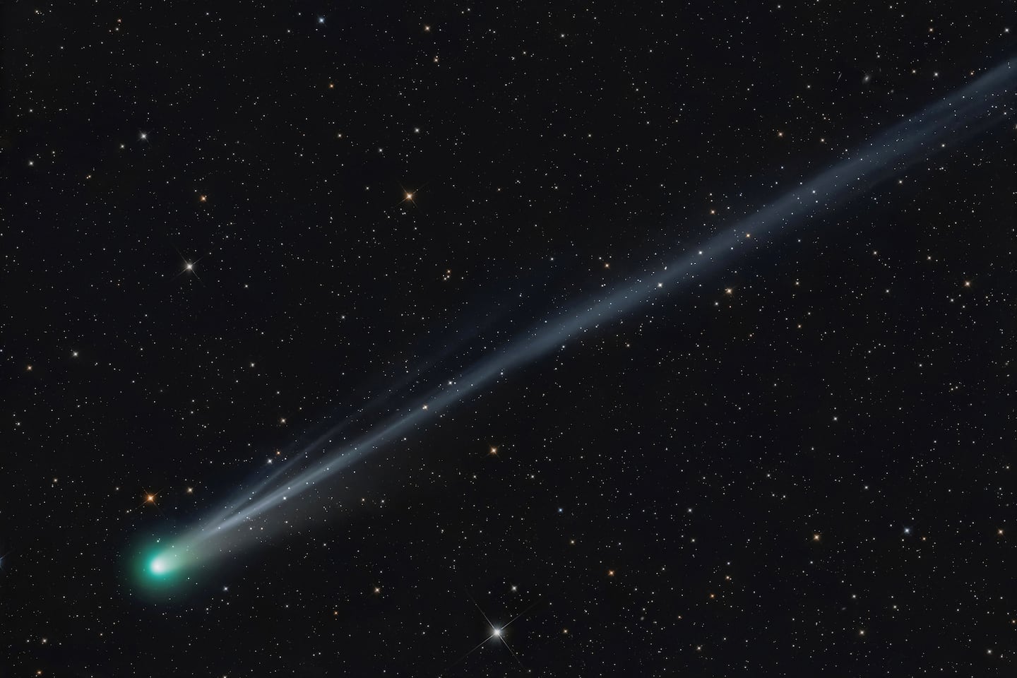 Here's how to view the rare green-glowing Comets Lemmon and SWAN this week - The Boston Globe