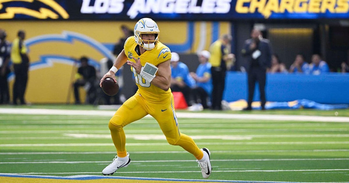 Vikings vs. Chargers live updates: NFL 'Thursday Night Football' score, prediction, odds and latest