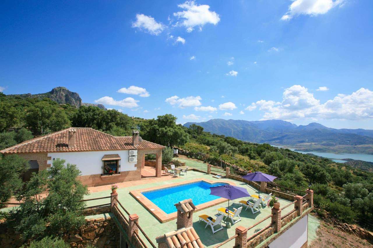 Save on villa bliss this October with Vintage Travel