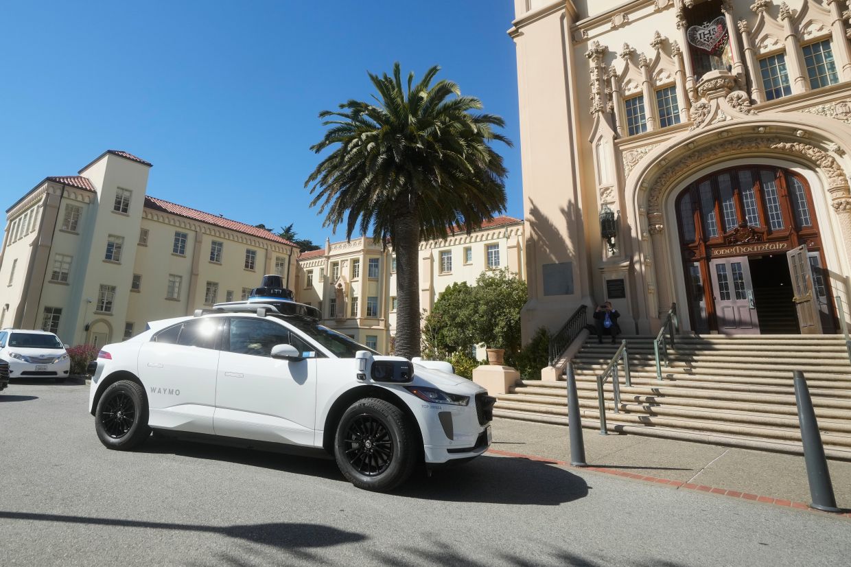 Opinion: Look out, Uber. The future looks a lot more like Waymo