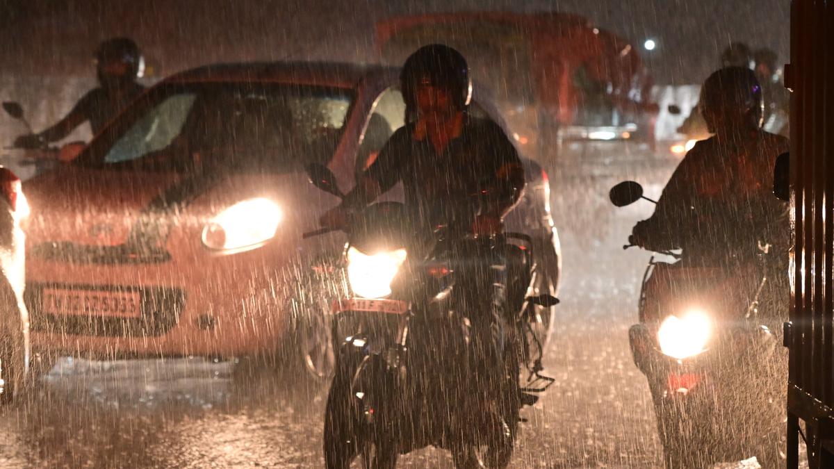 Wet Deepavali likely over Tamil Nadu; RMC forecasts widespread rainfall next week