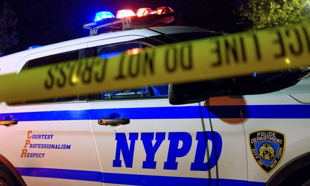 Police investigating death of woman found on Harlem sidewalk