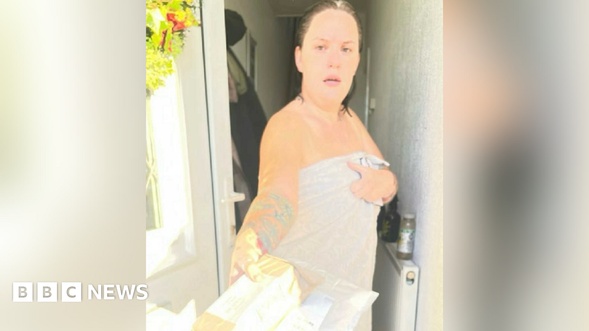 Pontypridd woman caught in towel in delivery photo