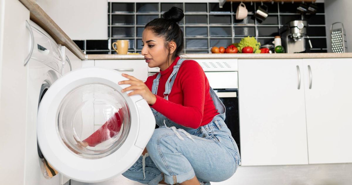 Woman issues warning after leaving house while washing machine was running - The Mirror