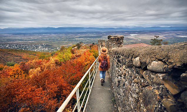 Women walking 4,000 steps once or twice a week 'cuts risk of early...