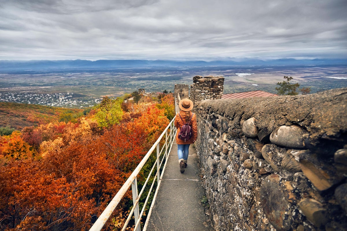 Women walking 4,000 steps once or twice a week 'cuts risk of early death by 26%'