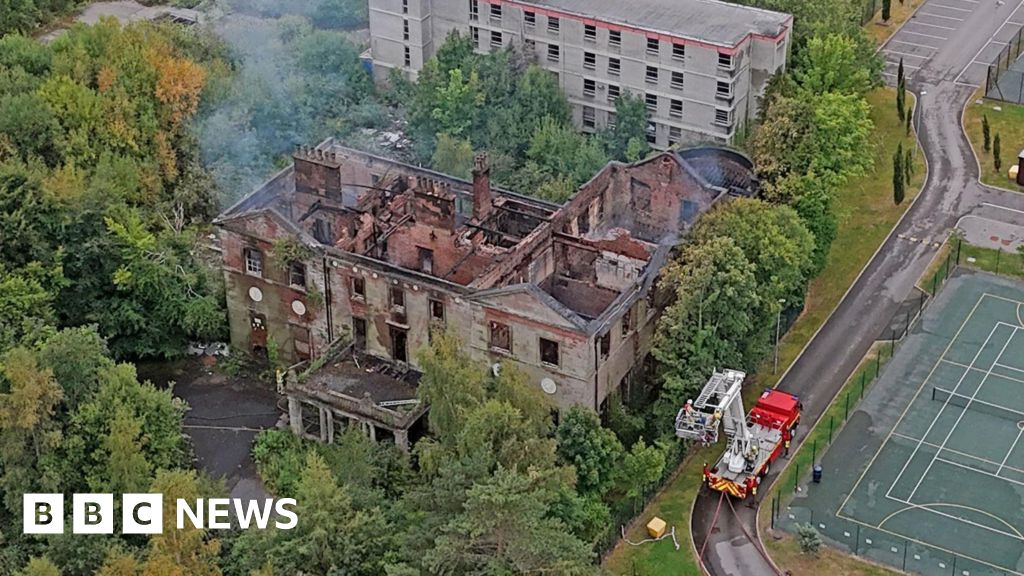 Warning over 'extremely dangerous' fire-hit Woolton Hall