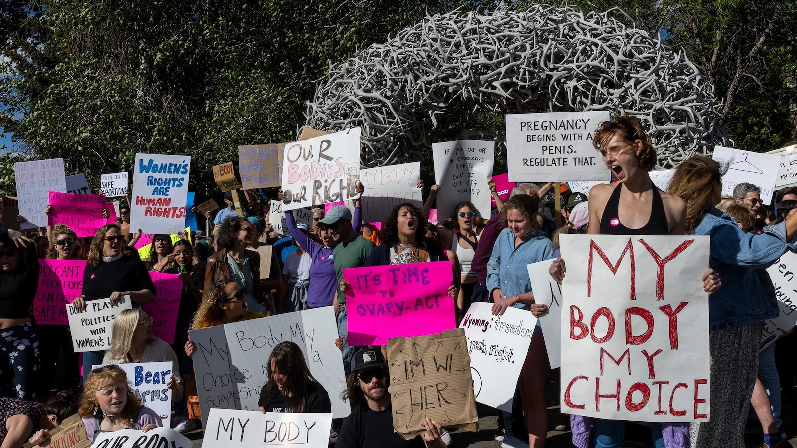 Wyoming bill preventing regulation of crisis pregnancy centers advances