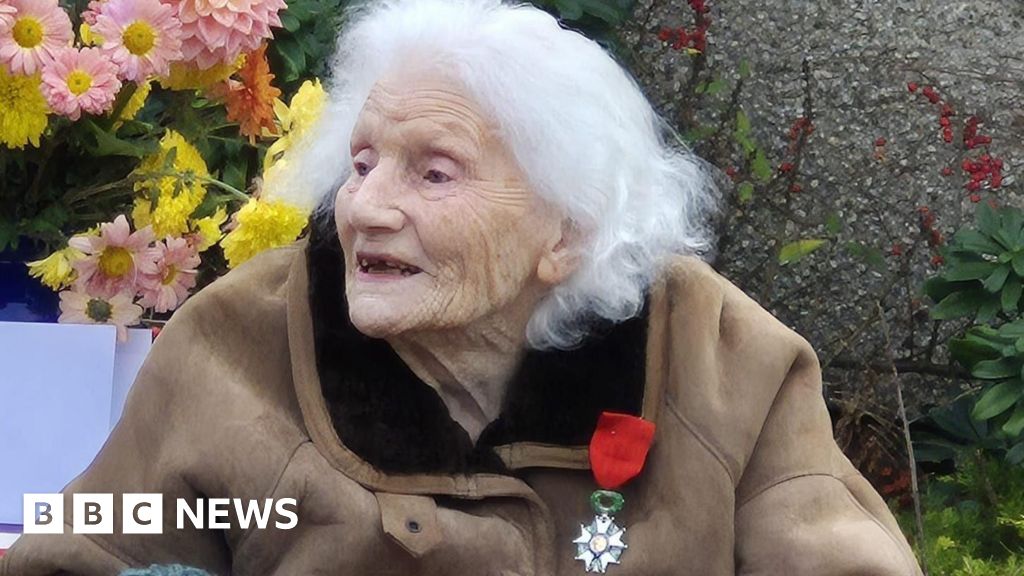 Woman, 104, receives Legion d'Honneur for role in D-Day landings