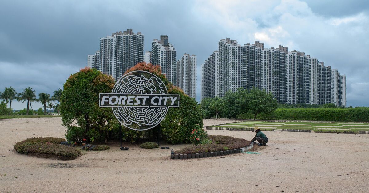 £80bn abandoned ghost city full of skyscrapers built for 700k
