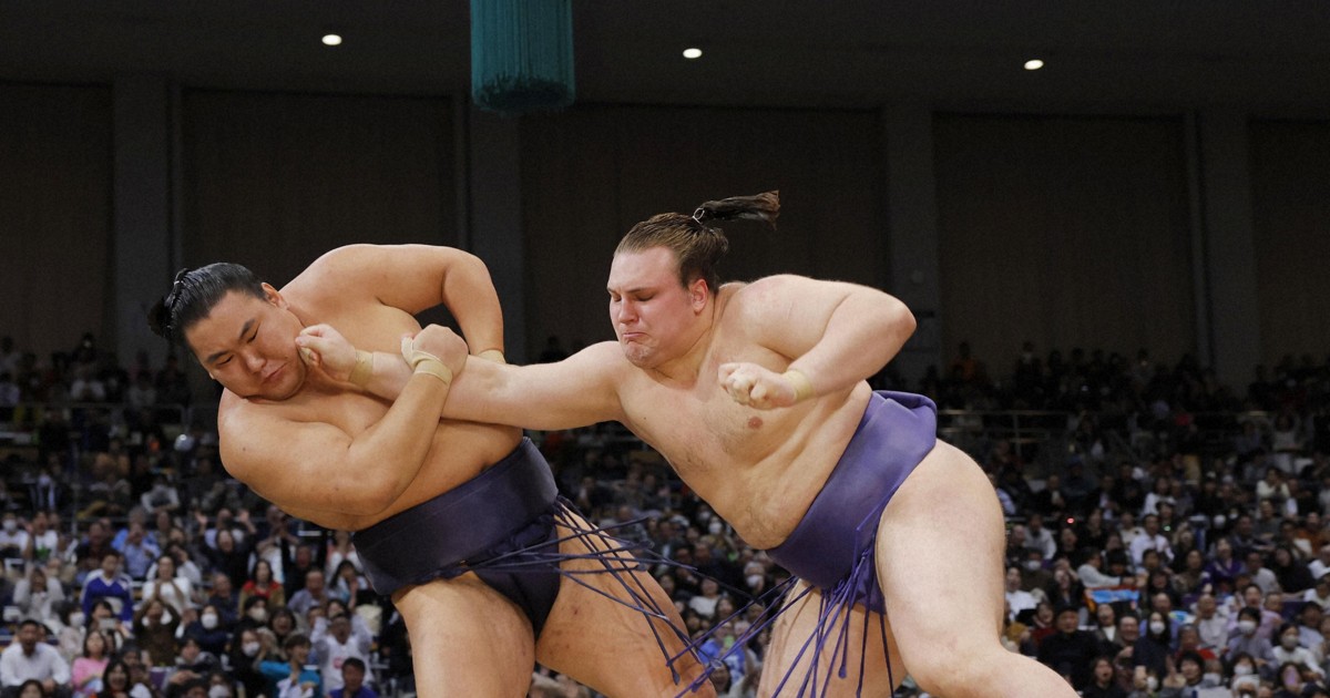 Sumo: Aonishiki beats Hoshoryu to regain share of lead as Onosato falters