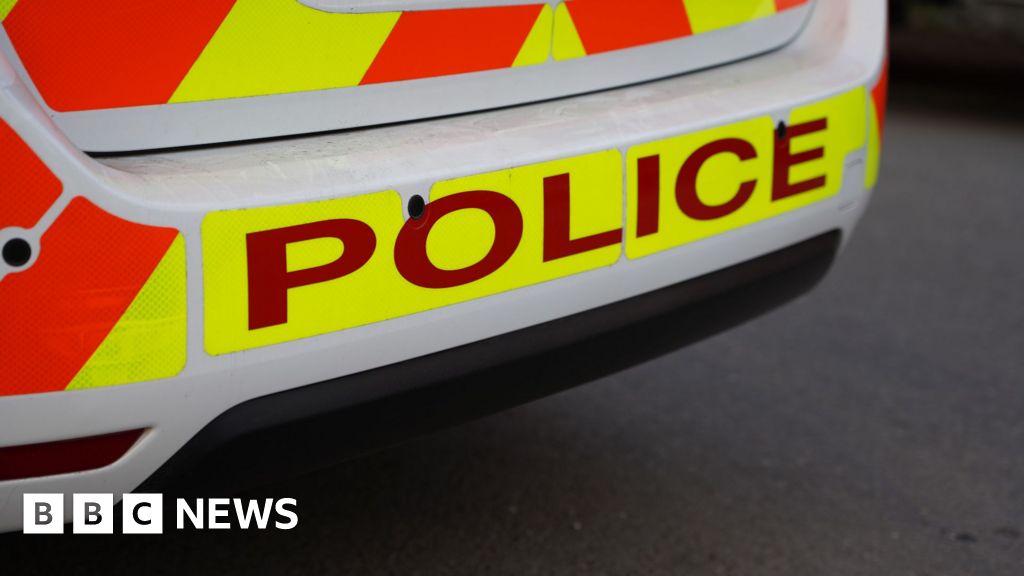 Arrests over 'violent confrontation' near Hemsworth school