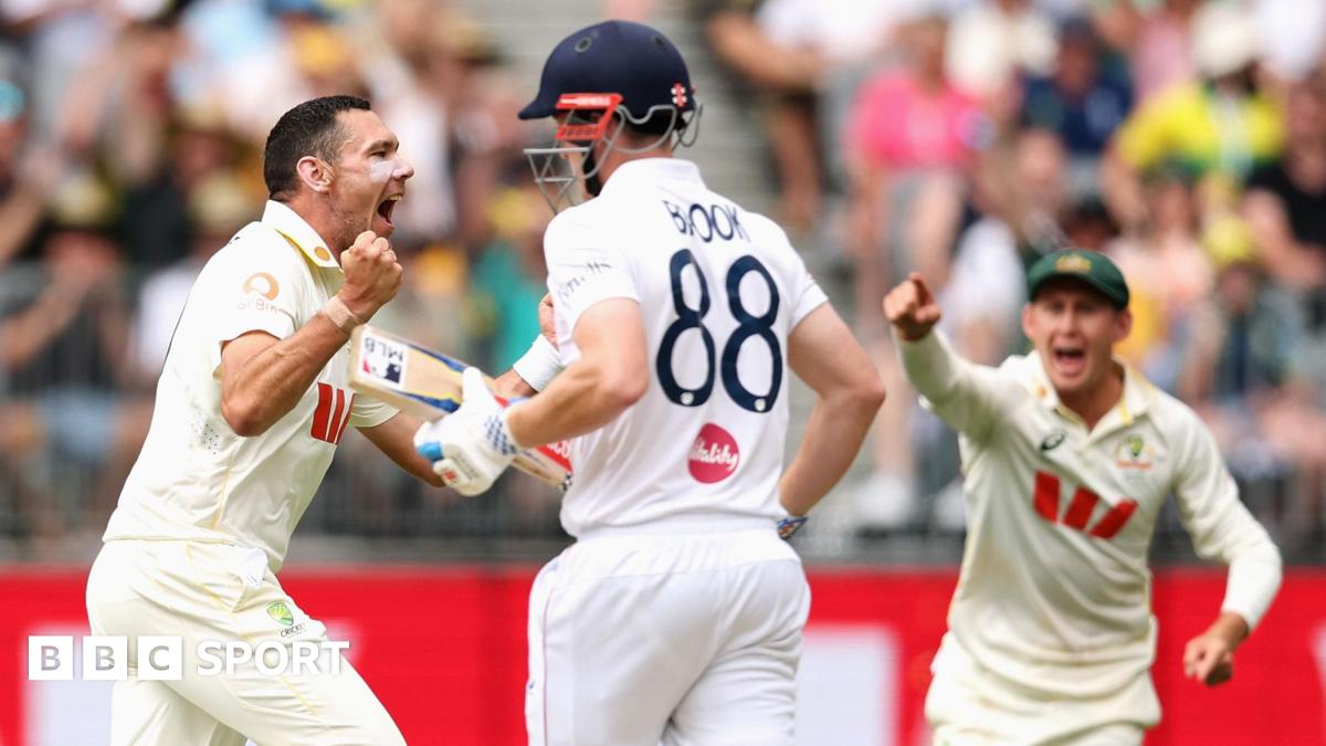 Ashes 2025-26: How 30 minutes cost England in first Test in Perth