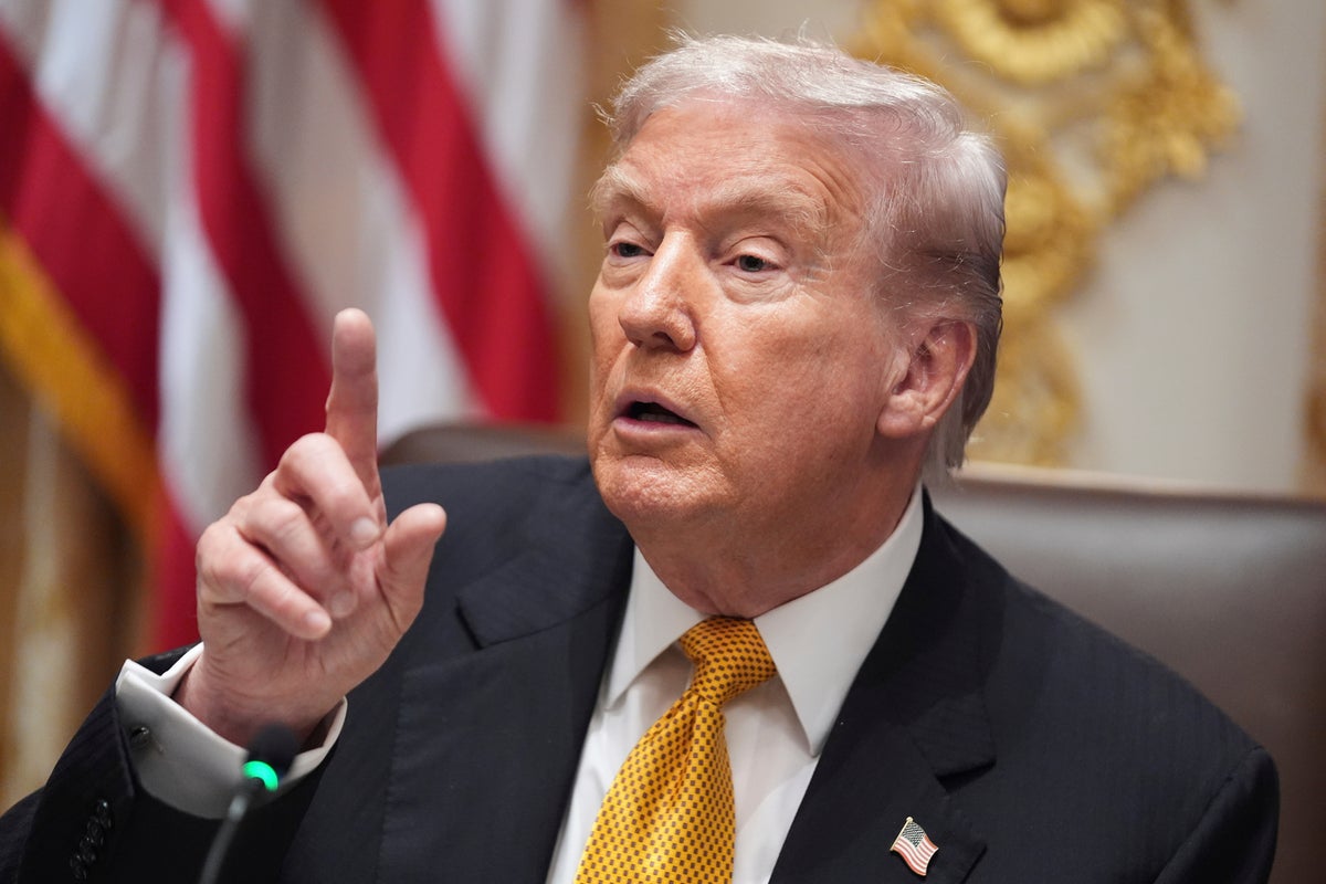 The four-word message the BBC should send Trump about his $1bn lawsuit