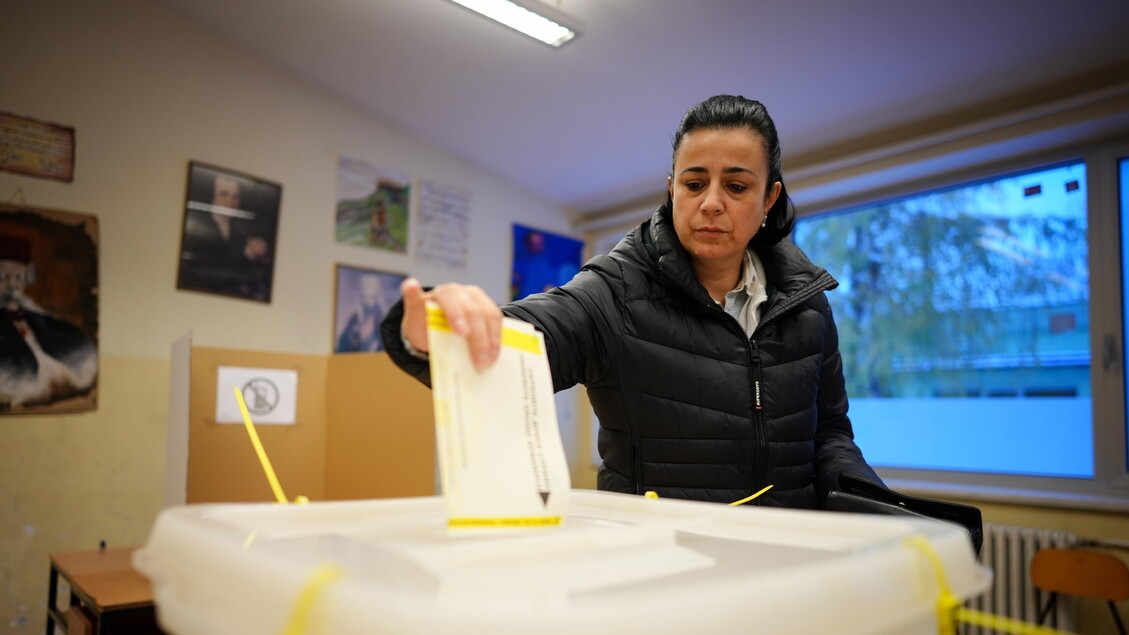 Bosnian Serbs vote to replace banned firebrand leader - News - Ansa.it