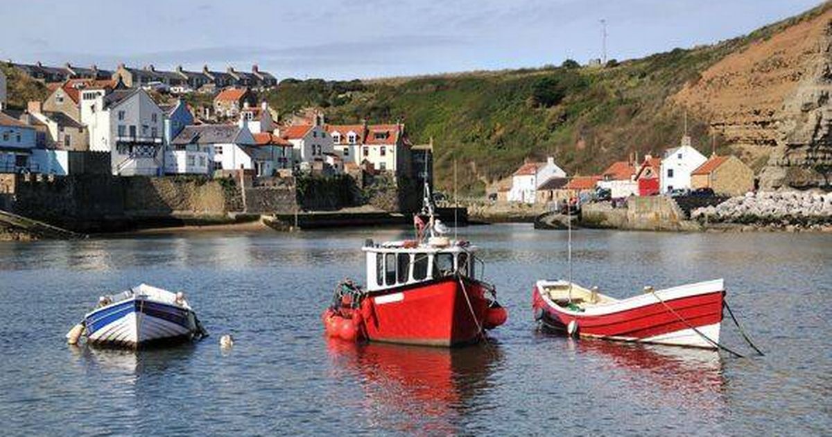 Britain's 'most picturesque village' has one of best roast dinners with tasty gravy - The Mirror