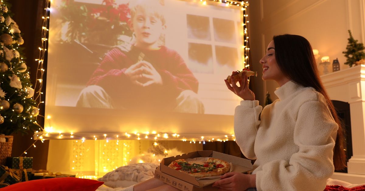 Brits use enough electricty on Christmas Day to watch Home Alone 183 times - The Mirror