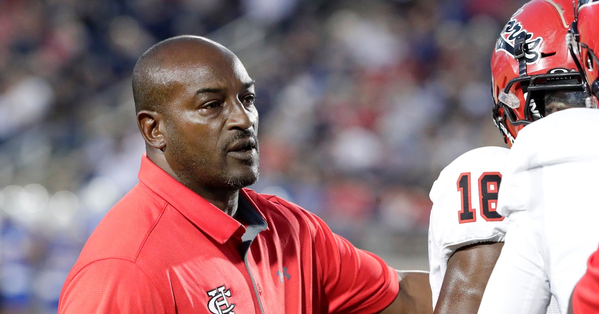 Cedar Hill football coach placed on leave; offensive coordinator resigns