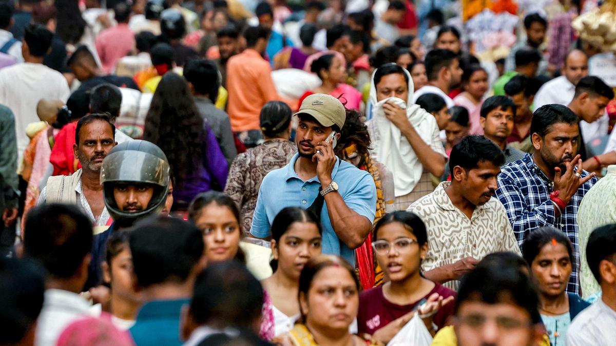 Census: Pilot project of house-listing begins in Bengaluru's J.P. Park ward; centre officials review app testing
