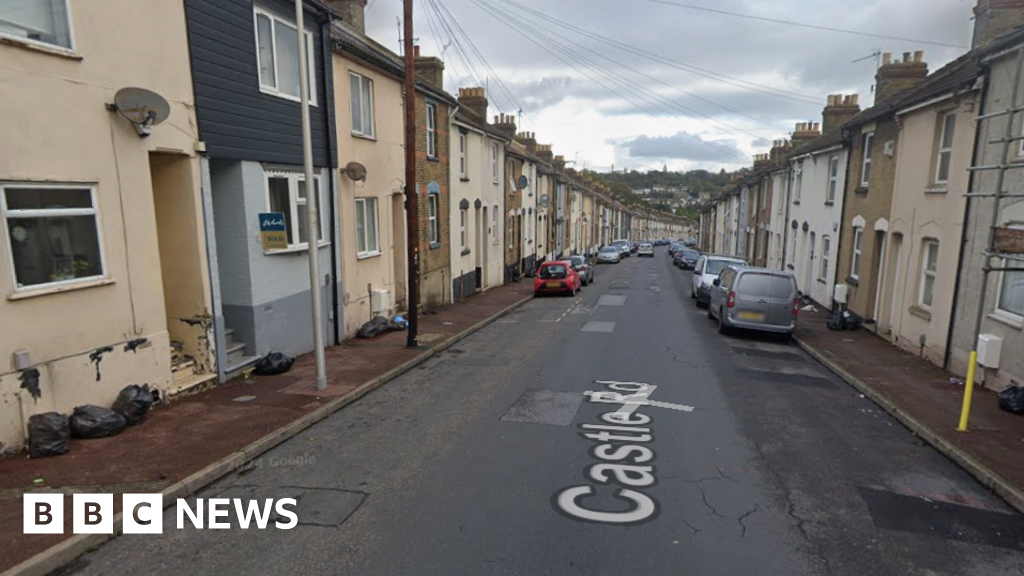 Woman arrested after man fatally stabbed in Chatham