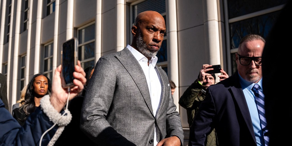 NBA coach Chauncey Billups pleads not guilty in poker cheating case