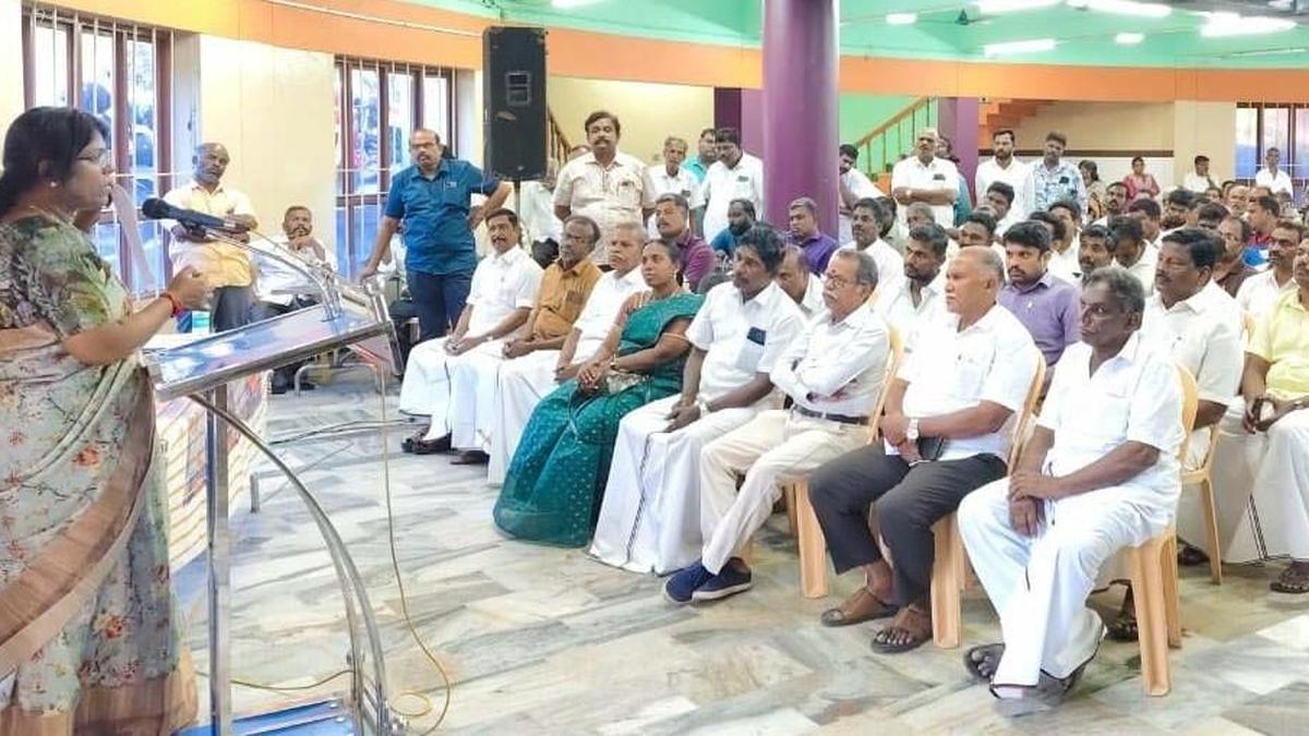 Kanniyakumari Collector inspects training on electoral roll revision
