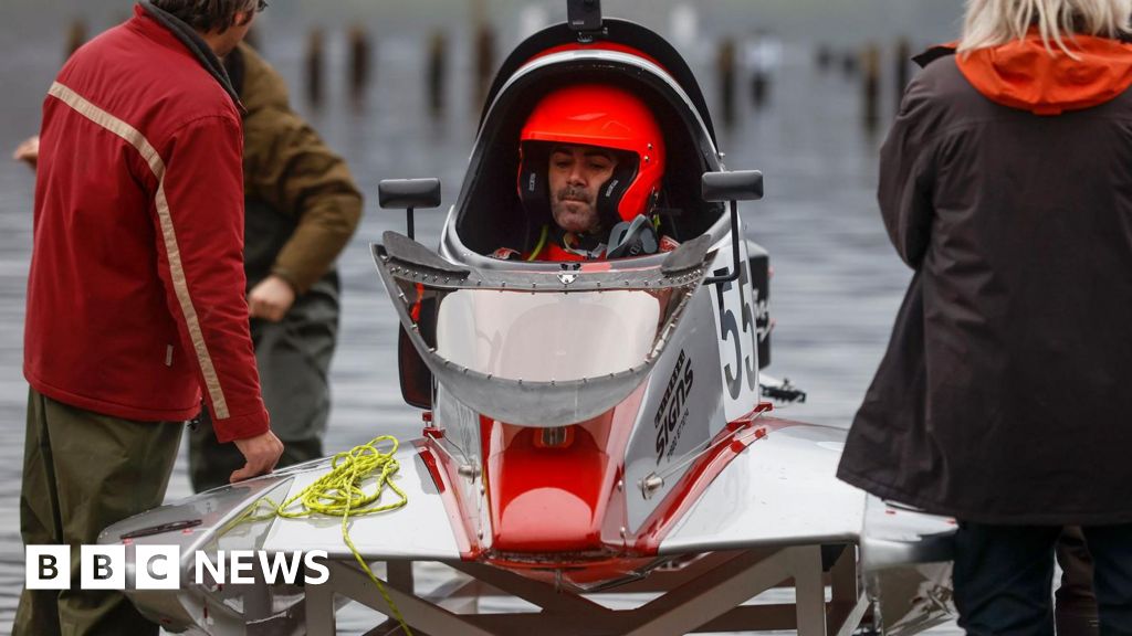 Coniston wet weather fails to hold back powerboat riders