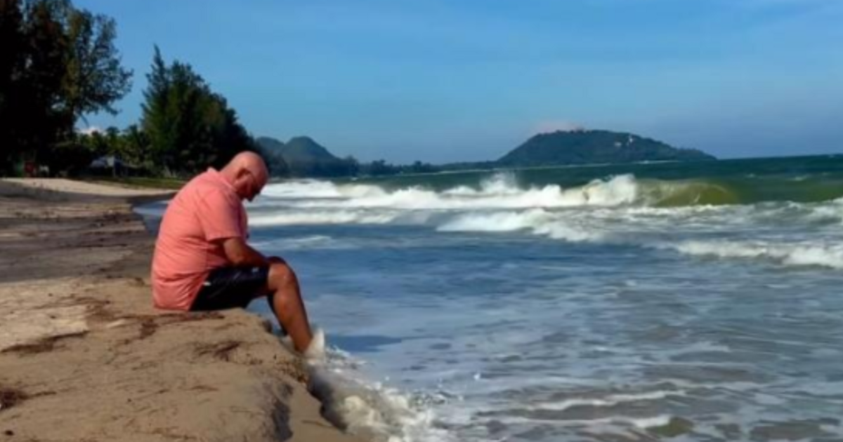 Local councillor misses six months of meetings after 'moving to Thailand'