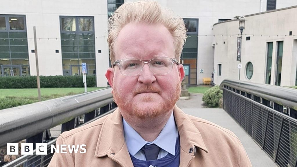 Lisburn councillor Gary Hynds suspended over 'intimidatory' behaviour