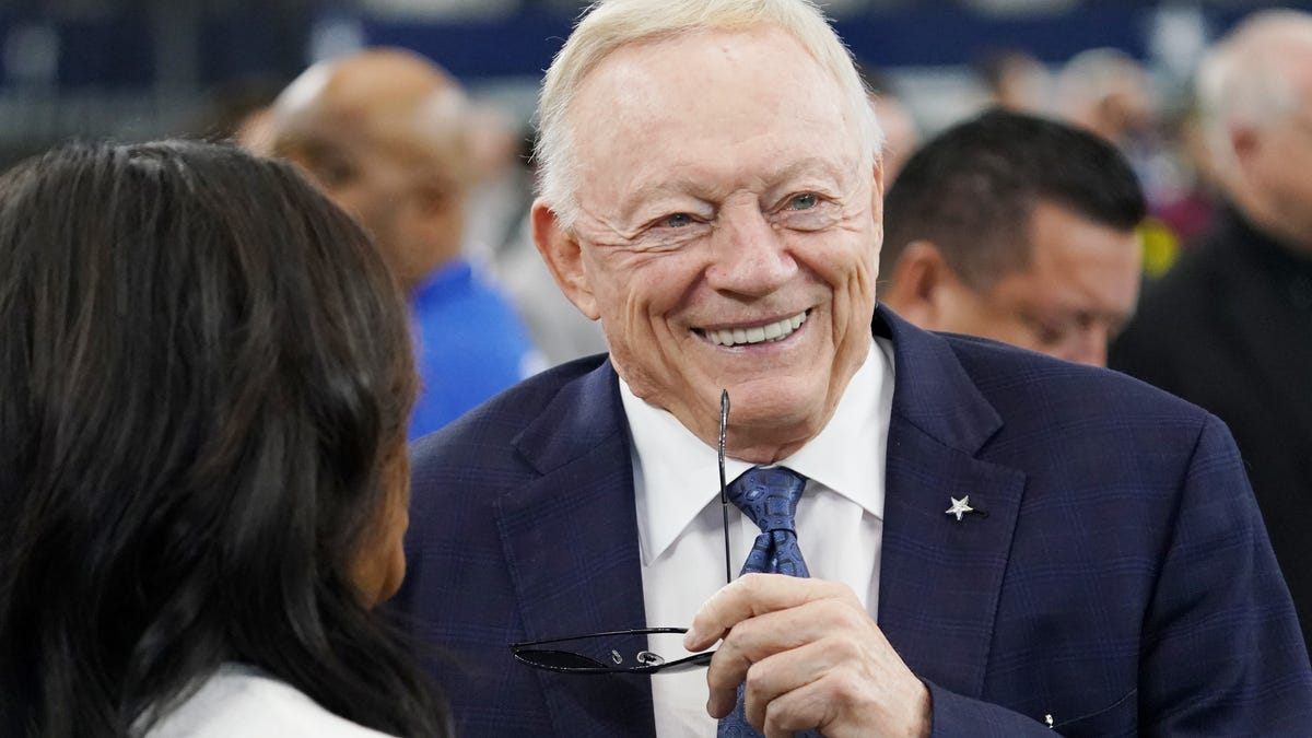 Jerry Jones claims Dallas Cowboys already have trade in place