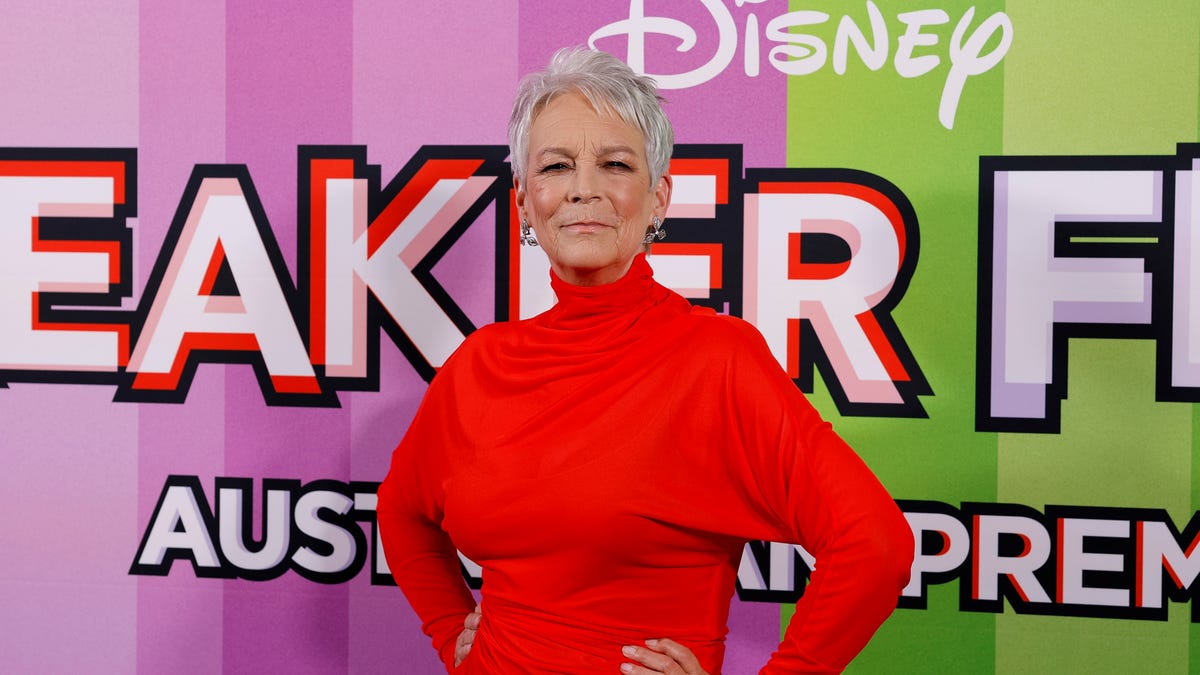 Jamie Lee Curtis addresses 'threatening' backlash after crying over Charlie Kirk's death